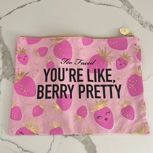 🌸5/$25🌸 Too Faced makeup bag